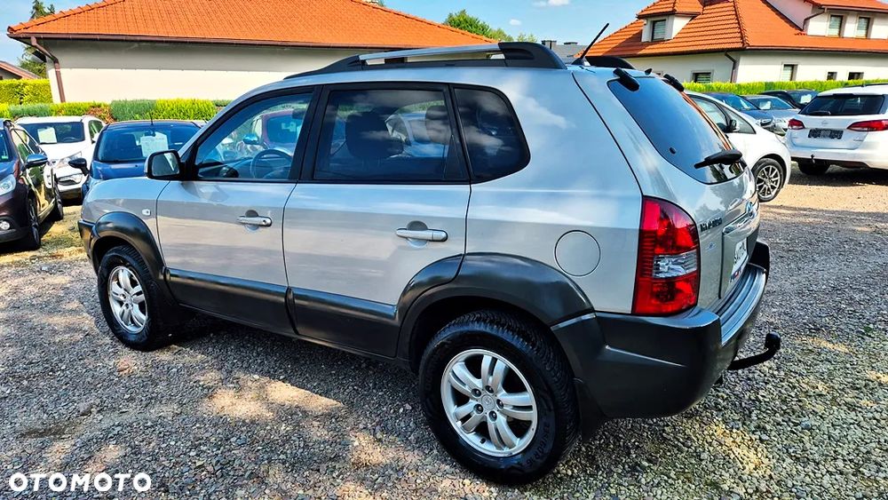 Hyundai Tucson 2.0 Comfort 2WD - 17