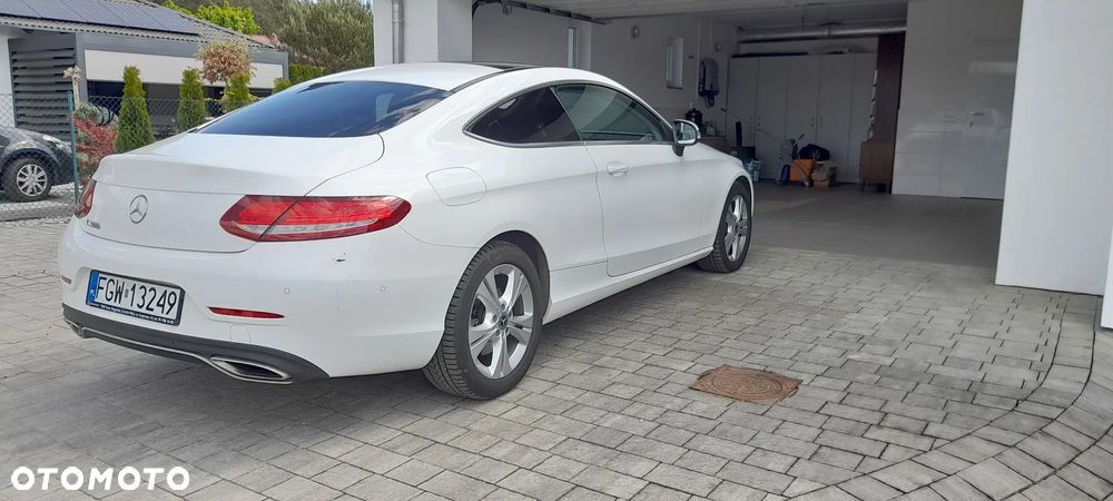 Mercedes-Benz Klasa C 300 9G-TRONIC - 2