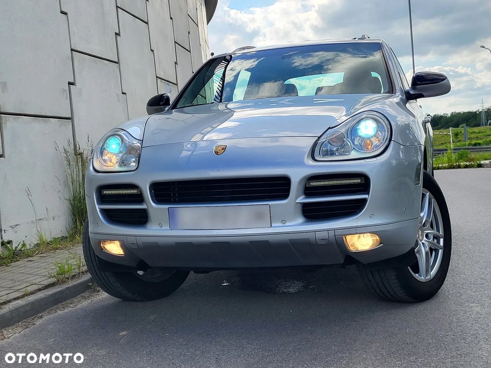 Porsche Cayenne - 1