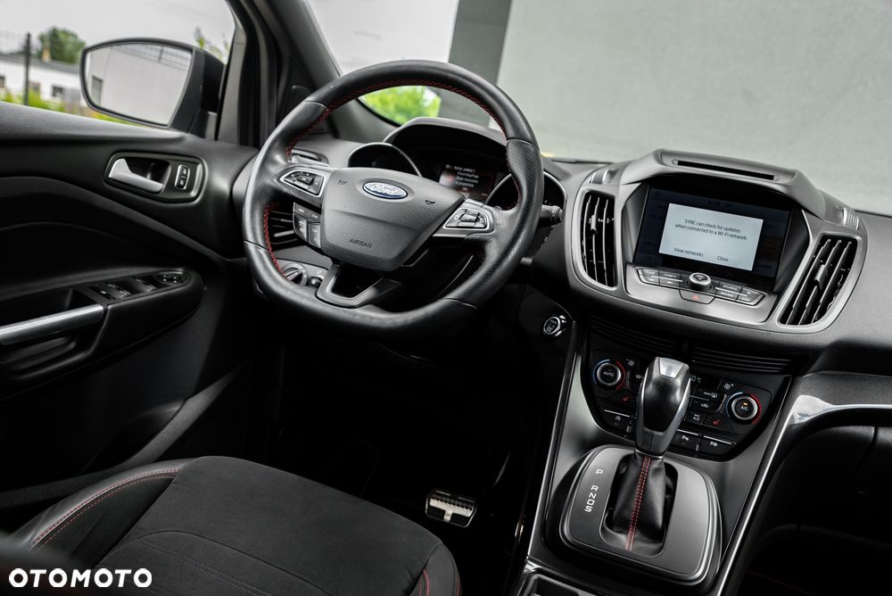 Ford Kuga 2.0 TDCi 4x4 ST-Line - 27