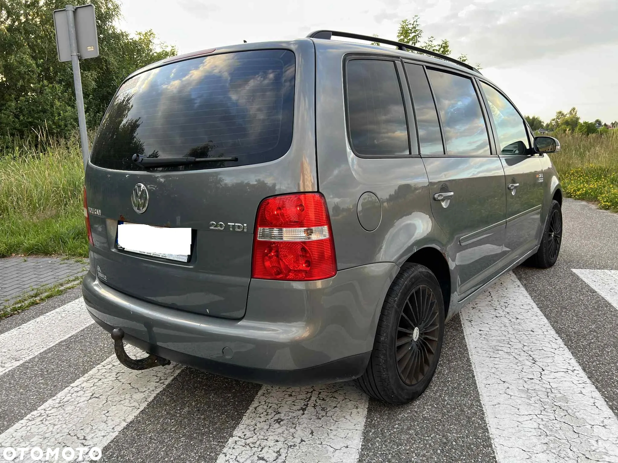 Volkswagen Touran 2.0 TDI Highline DSG - 24