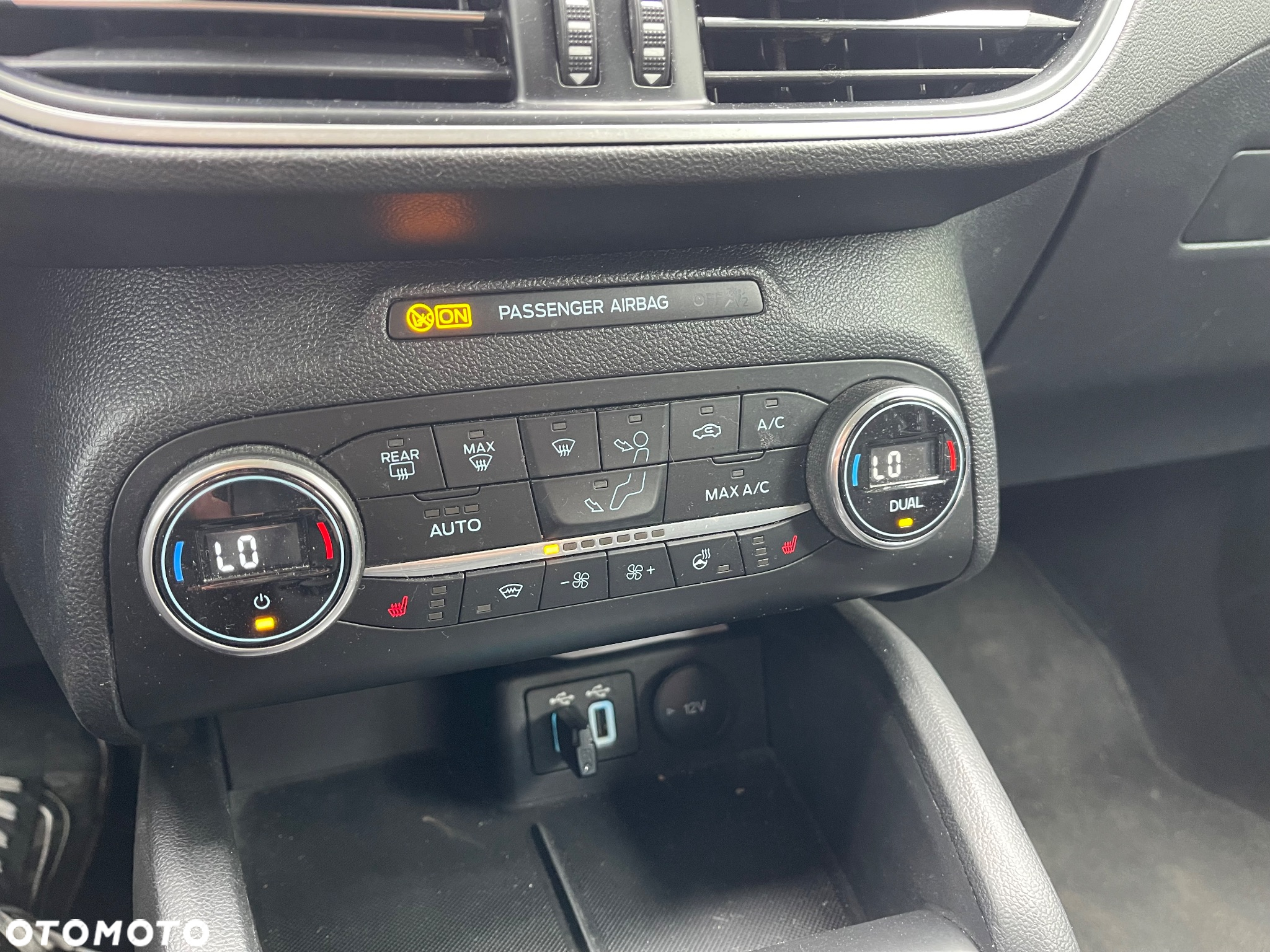 Ford Focus 1.0 EcoBoost Hybrid COOL&CONNECT - 23