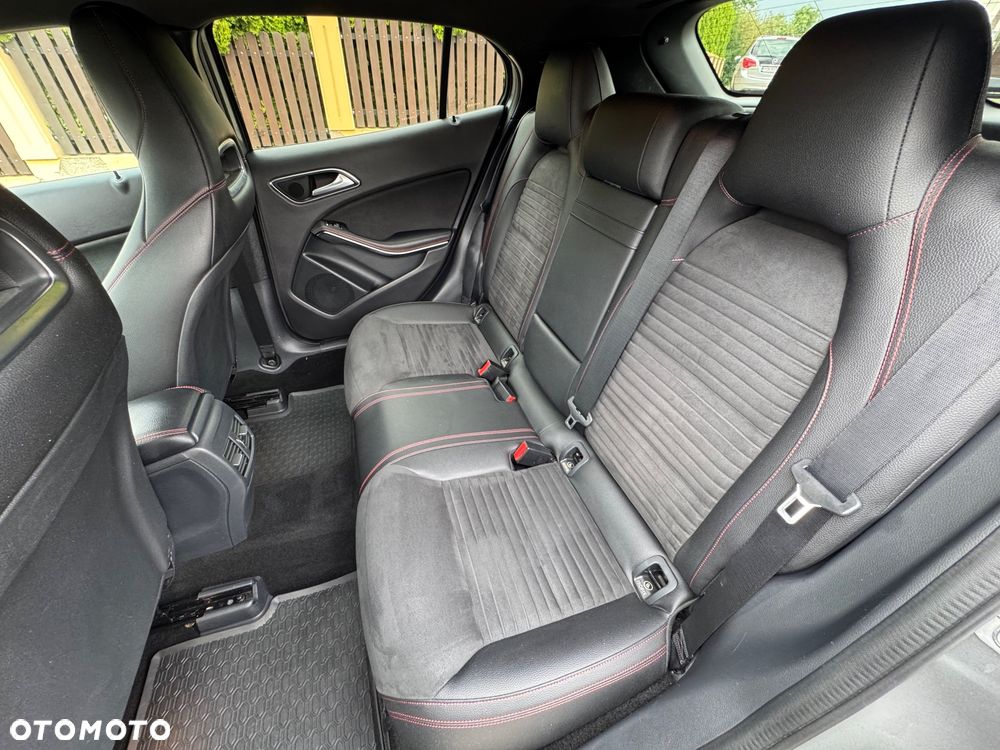 Mercedes-Benz GLA - 22