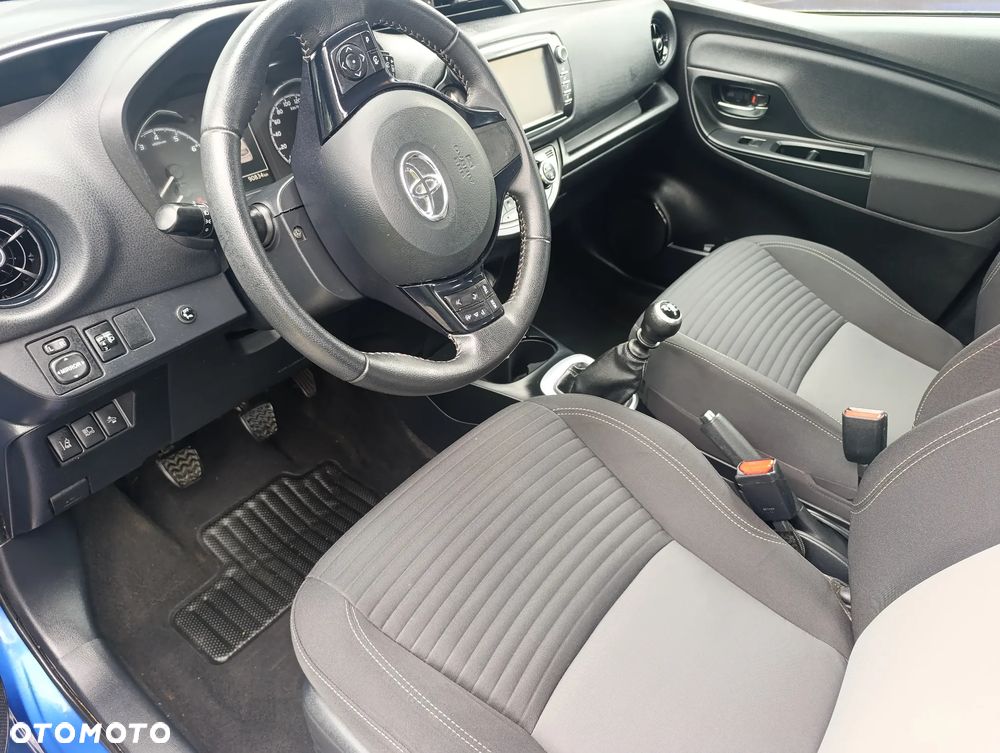 Toyota Yaris - 10