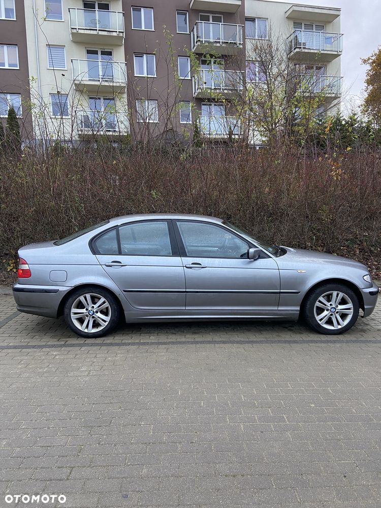 BMW Seria 3 2004 photo 4