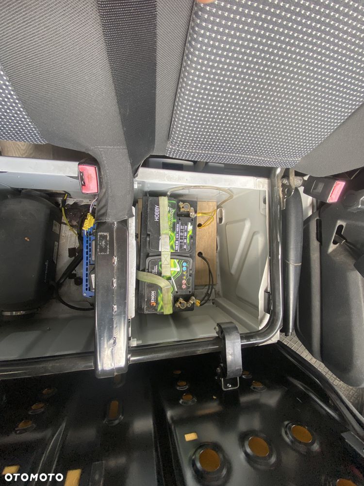 Mercedes-Benz Sprinter - 24