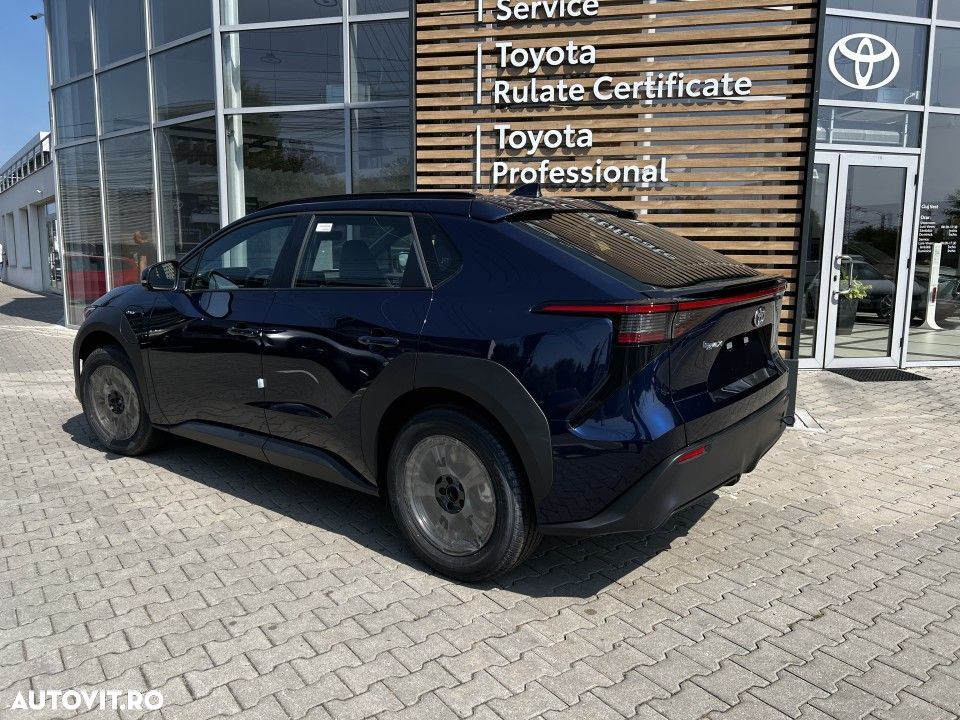 Toyota BZ4X 150 KW FWD (4x2) Dynamic - 6