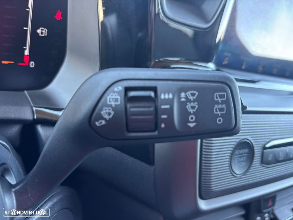 Ford Tourneo Courier 1.0 EcoBoost Titanium - 32