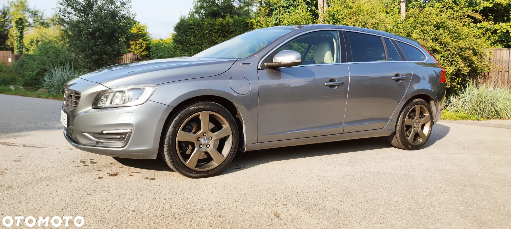 Volvo V60 D6 AWD Plug-in Hybrid Summum - 17