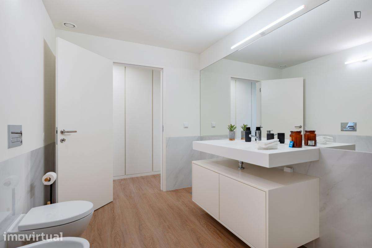 Apartamento com 1 quartos - localizado em Campanhã Porto - Grande imagem: 5/43