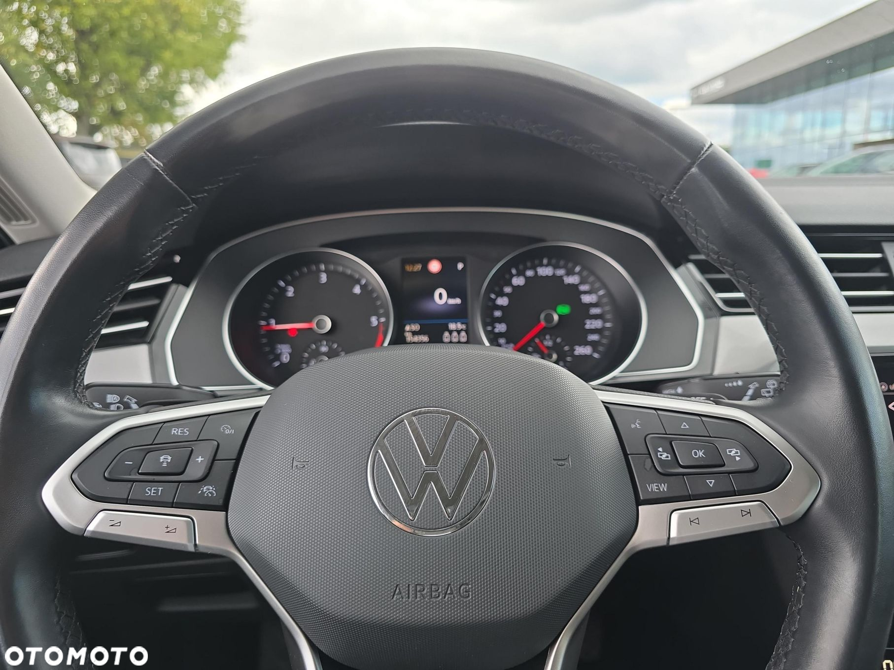 Volkswagen Passat - 21
