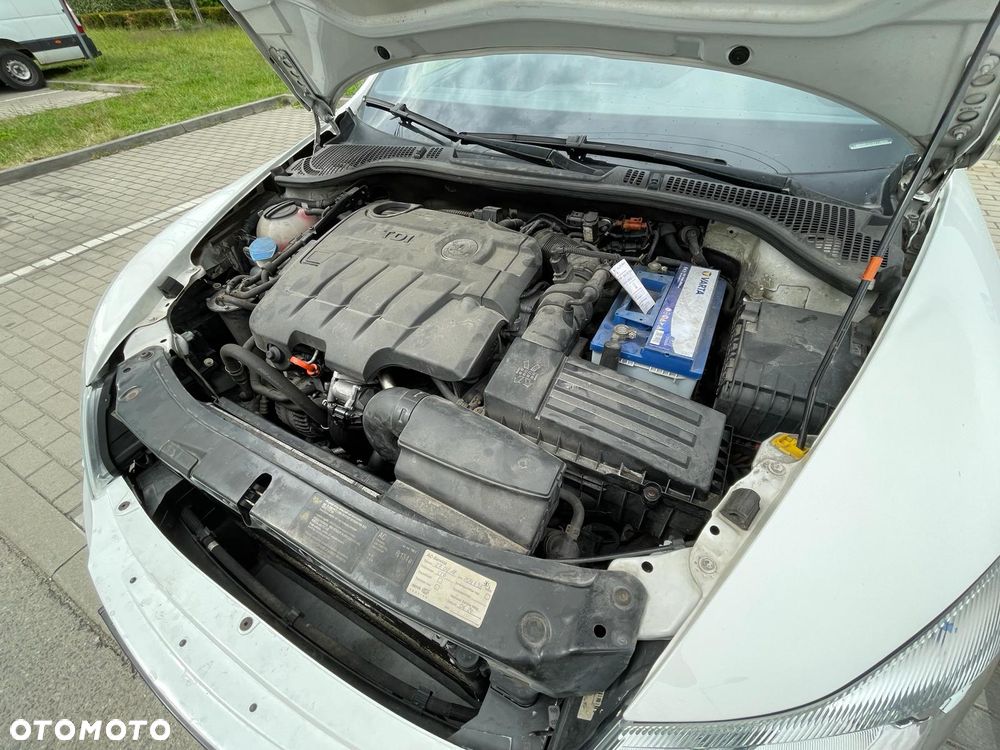 Skoda Octavia 2.0 TDI CR DPF DSG RS - 20
