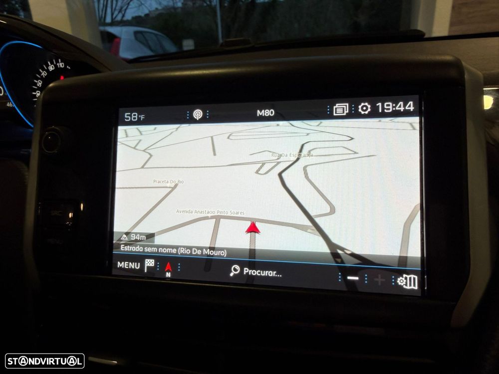 Peugeot 2008 1.2 PureTech Allure EAT6 - 12