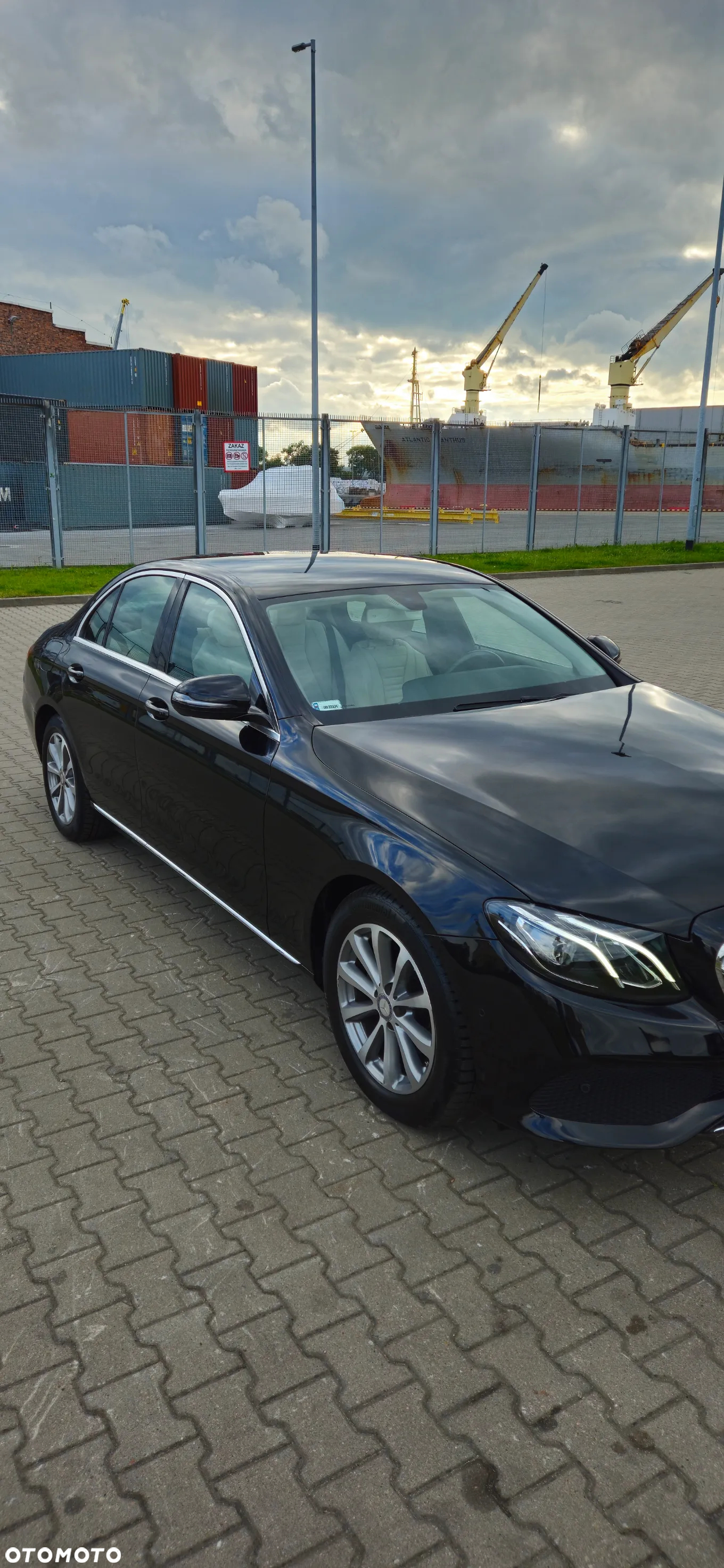 Mercedes-Benz Klasa E 200 9G-TRONIC - 2