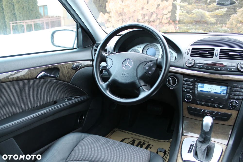 Mercedes-Benz Klasa E 240 4Matic Avantgarde - 26