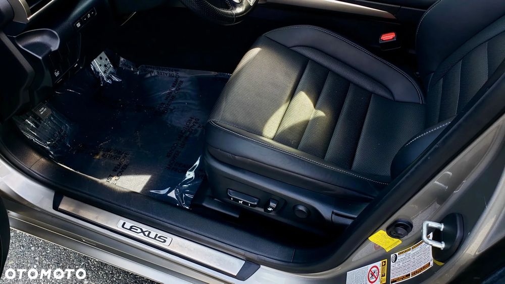 Lexus IS - 20