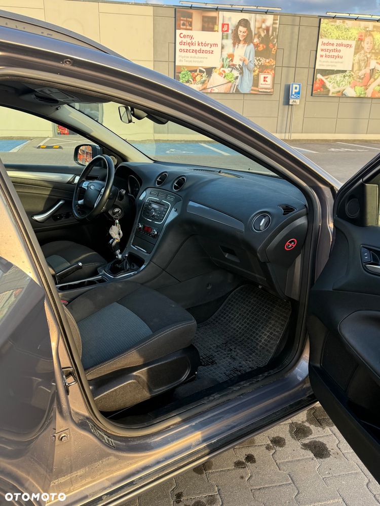 Ford Mondeo 1.6 T Gold X - 12