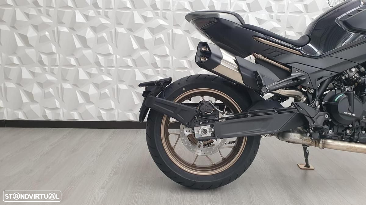 CF Moto 800NK - 6