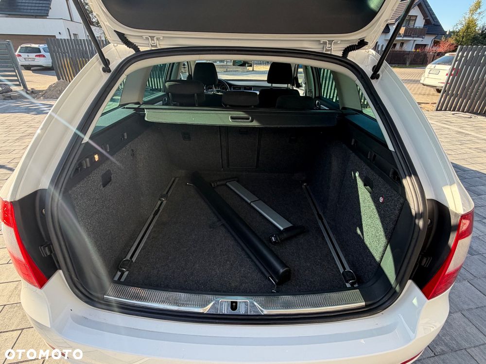 Skoda Superb 2.0 TDI Elegance - 14