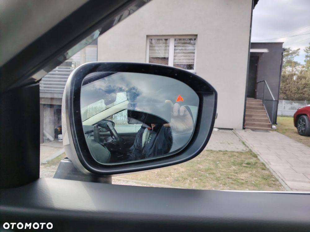 Nissan Qashqai 1.3 DIG-T MHEV N-Connecta Xtronic - 36