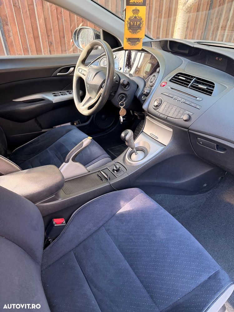 Honda Civic 2.2i-CTDi Comfort - 9