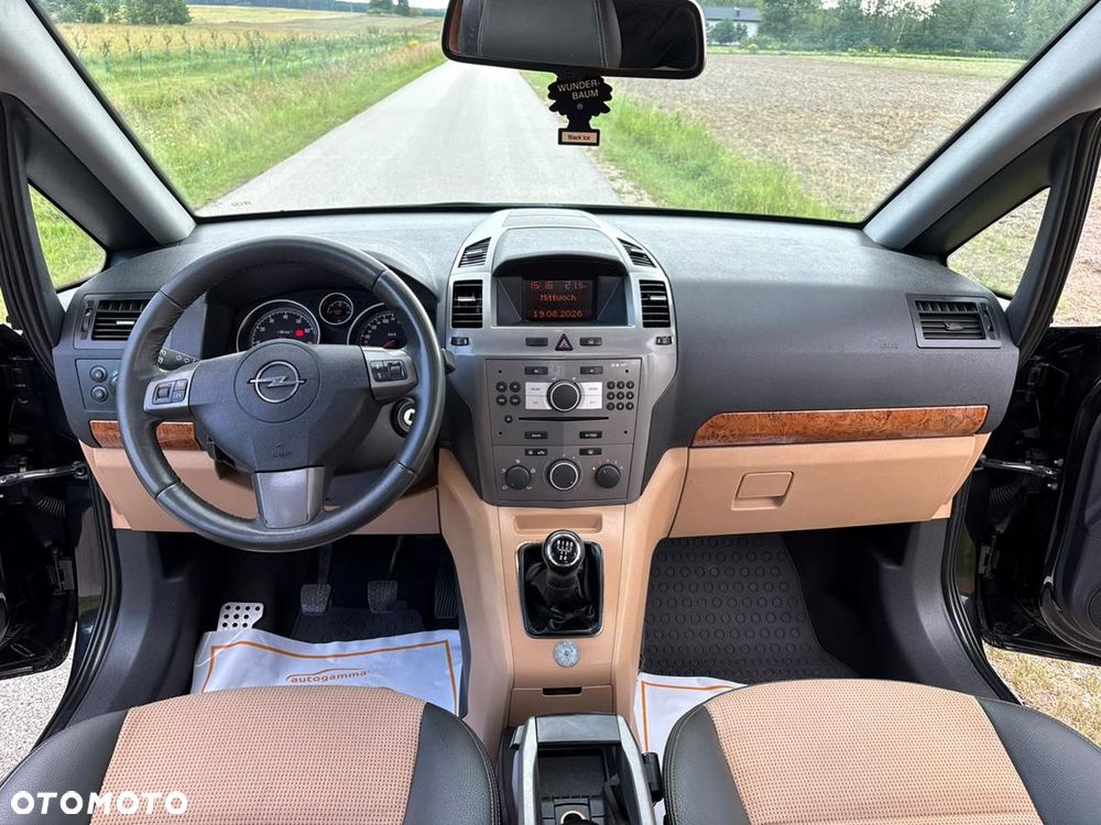 Opel Zafira 1.6 Cosmo - 24