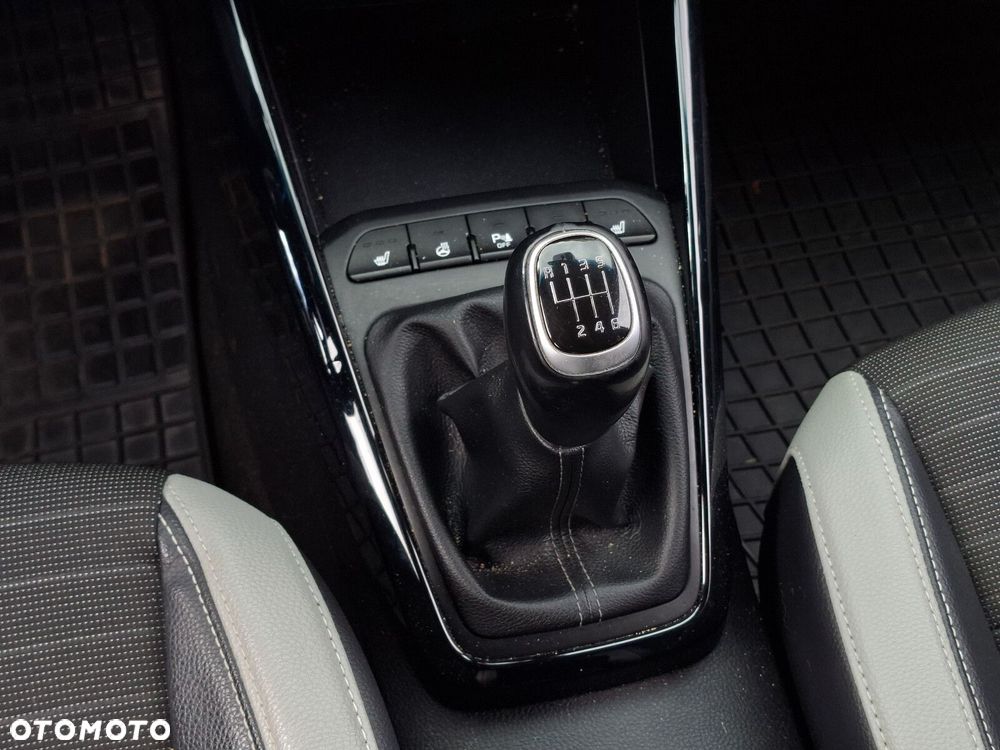 Kia Stonic 1.4 L - 28