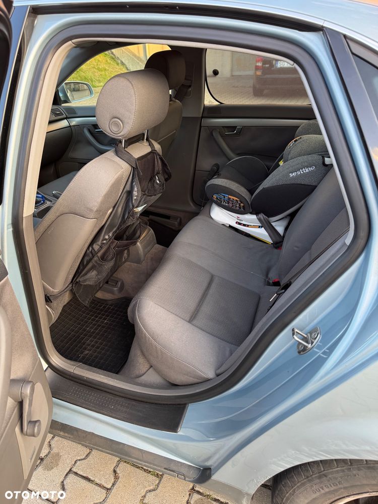 Audi A4 Limousine - 15