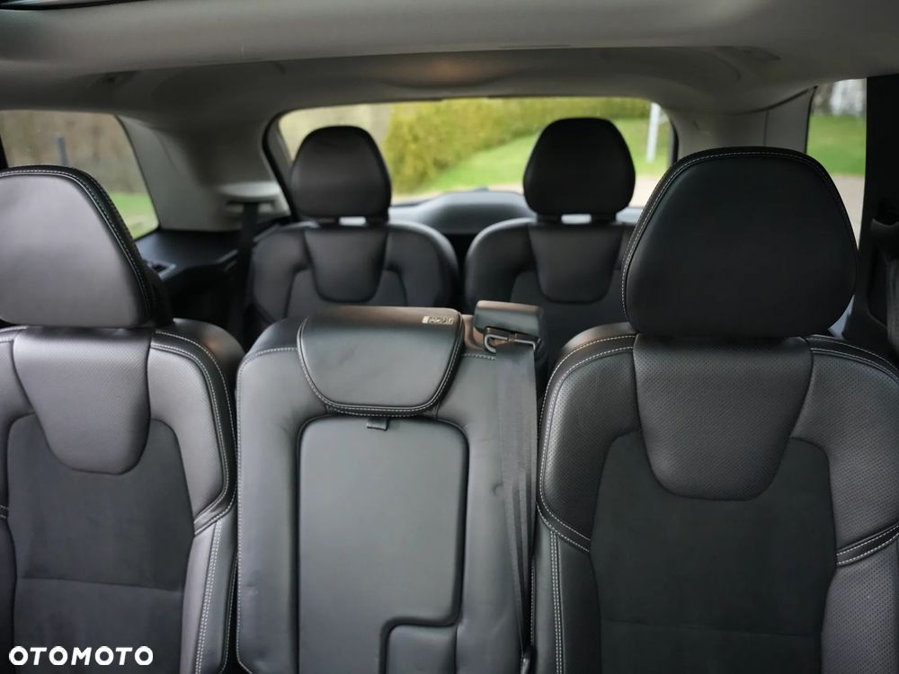 Volvo XC 90 - 25