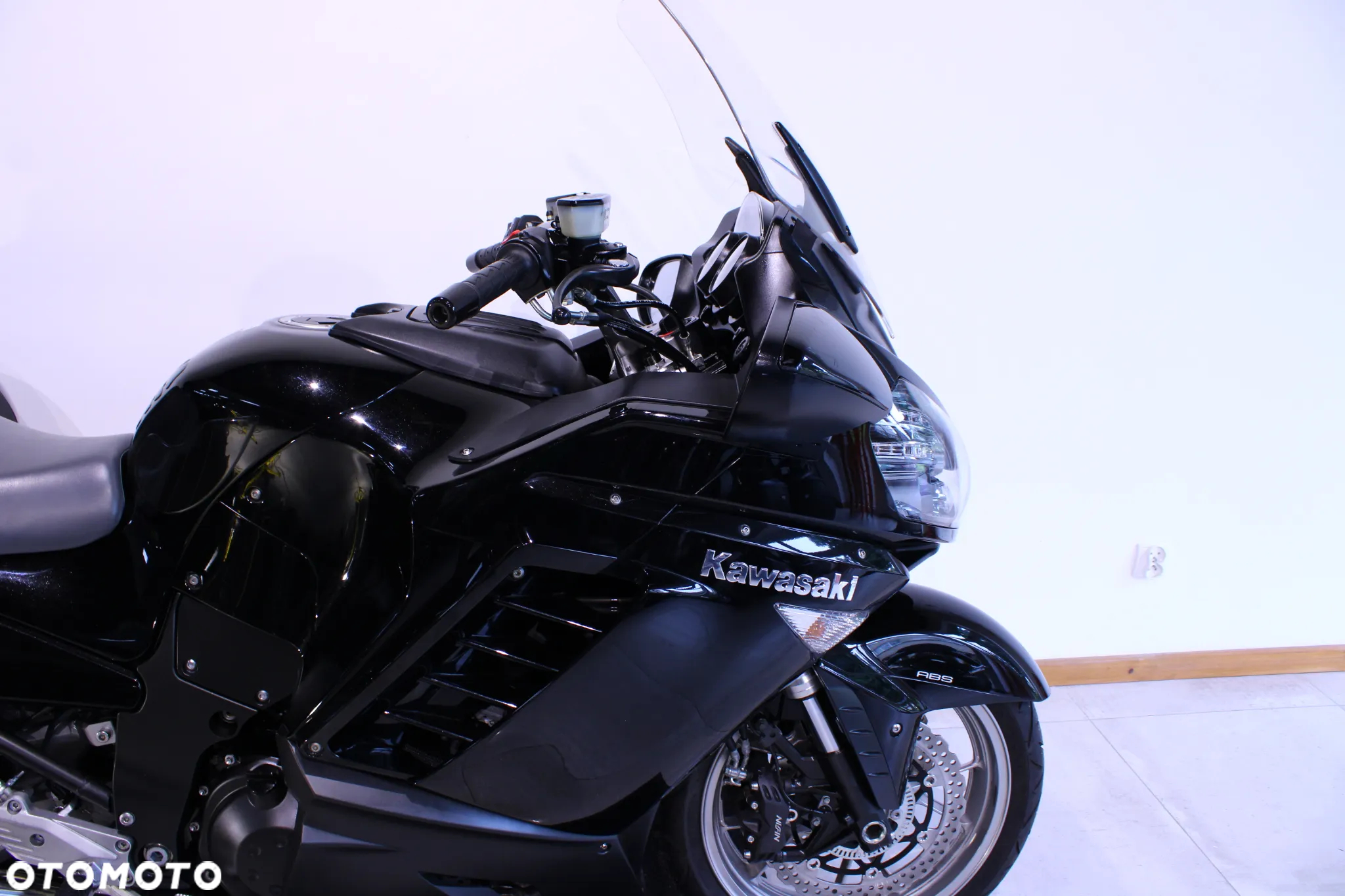 Kawasaki GTR - 12