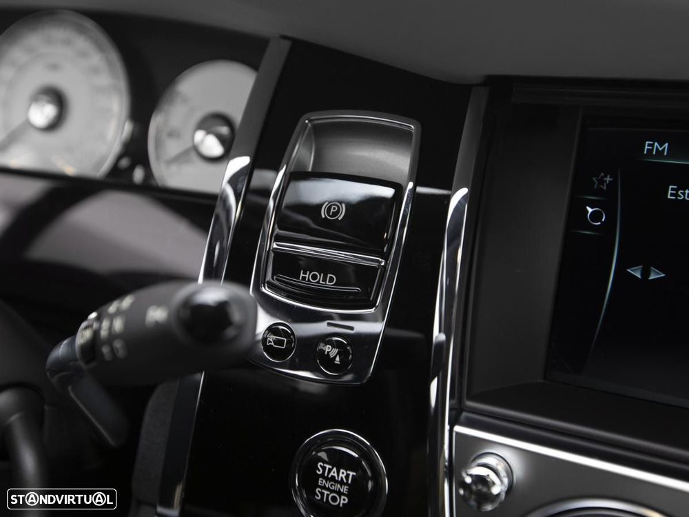 Rolls Royce Wraith - 25