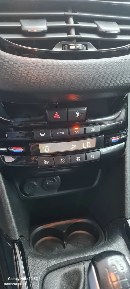 Peugeot 2008 BlueHDi 100 STOP & START Signature - 22
