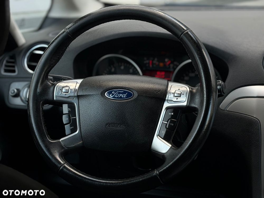 Ford Galaxy 2.0 Titanium - 17