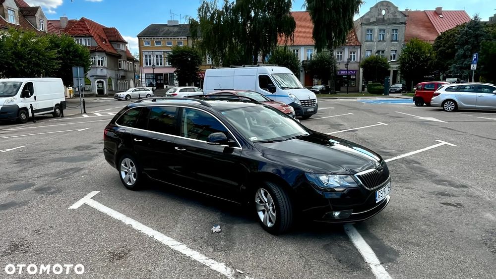 Skoda Superb 2.0 TDI Elegance DSG - 8