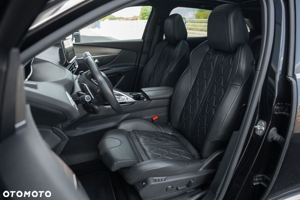 Peugeot 3008 1.6 PureTech HYbrid4 GT Line S&S EAT8 - 24
