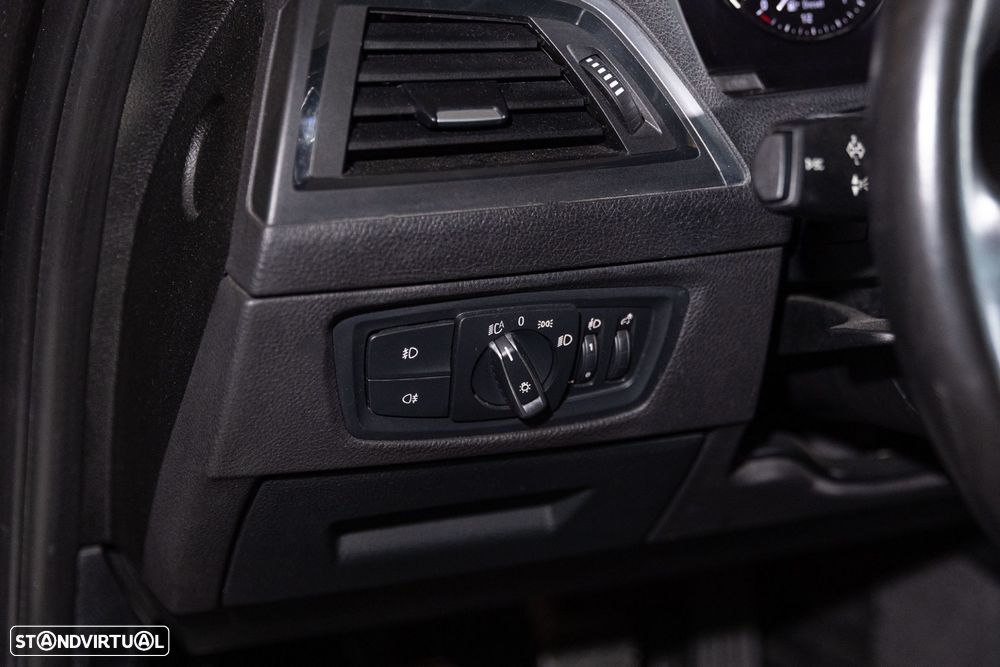 BMW 116 d Pack M - 17