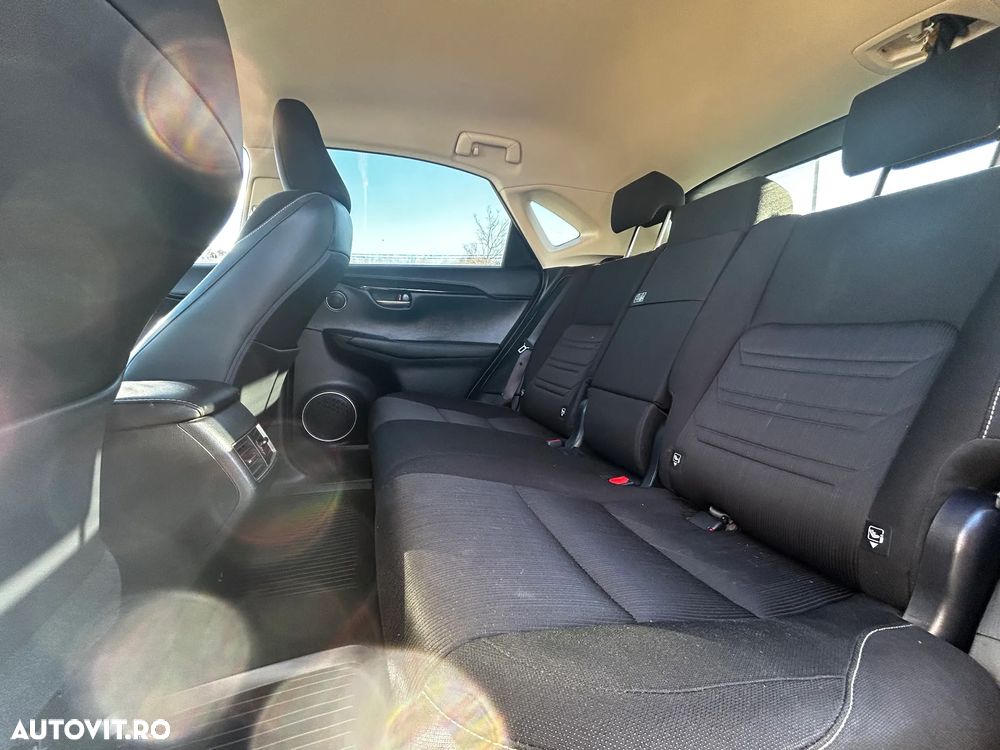 Lexus Seria NX 300h E-FOUR - 13