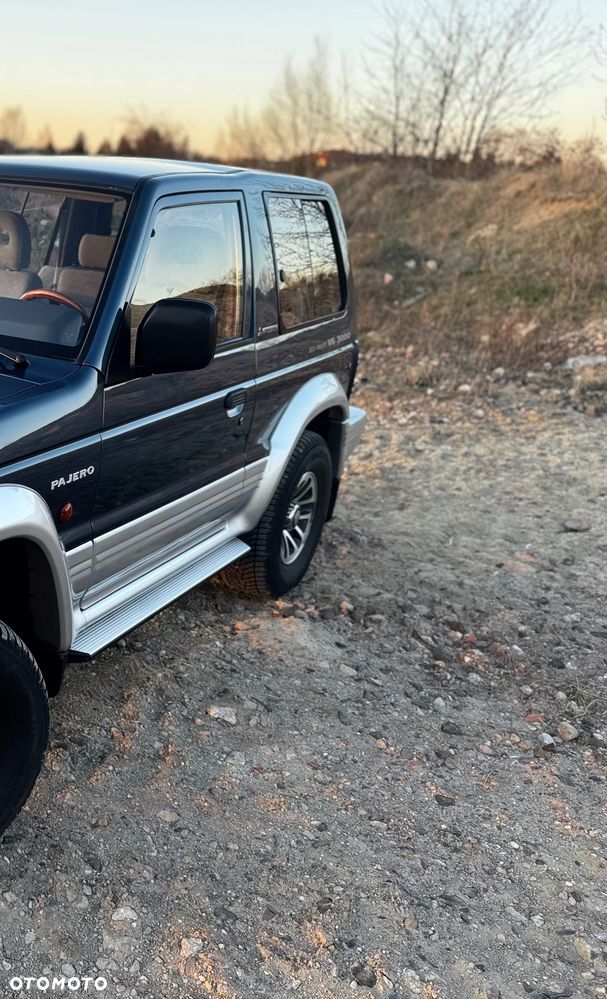 Mitsubishi Pajero - 39
