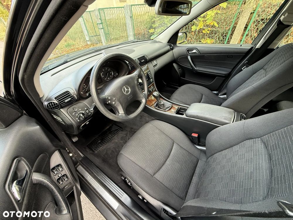 Mercedes-Benz C-Class 2006 photo 5