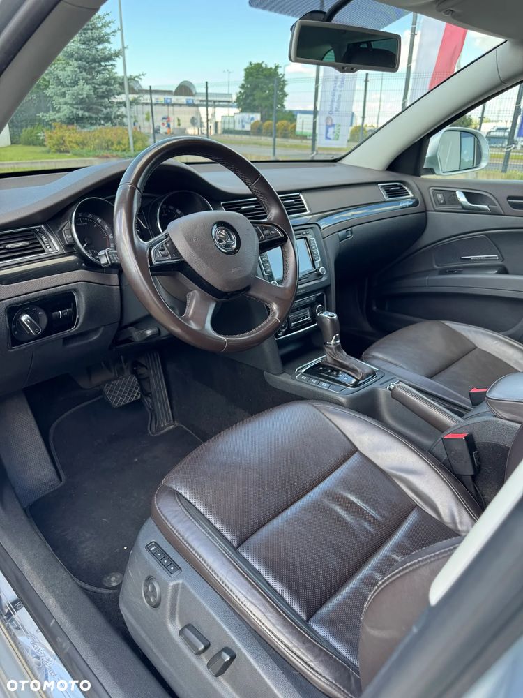 Skoda Superb 2.0 TDI 4x4 L&K DSG - 12