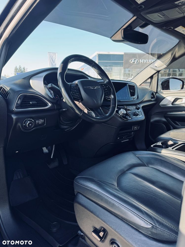 Chrysler Pacifica - 14