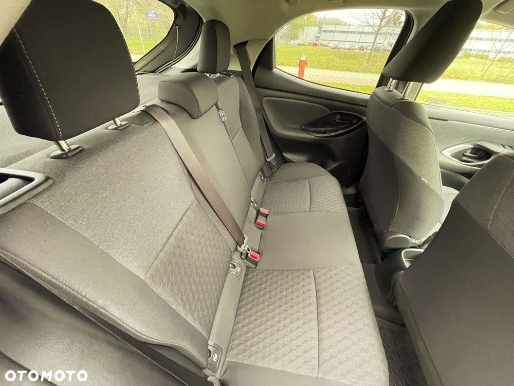 Toyota Yaris - 12