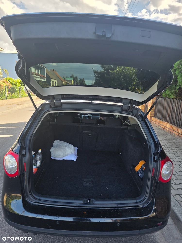 Volkswagen Passat 2.0 TDI Comfortline - 13