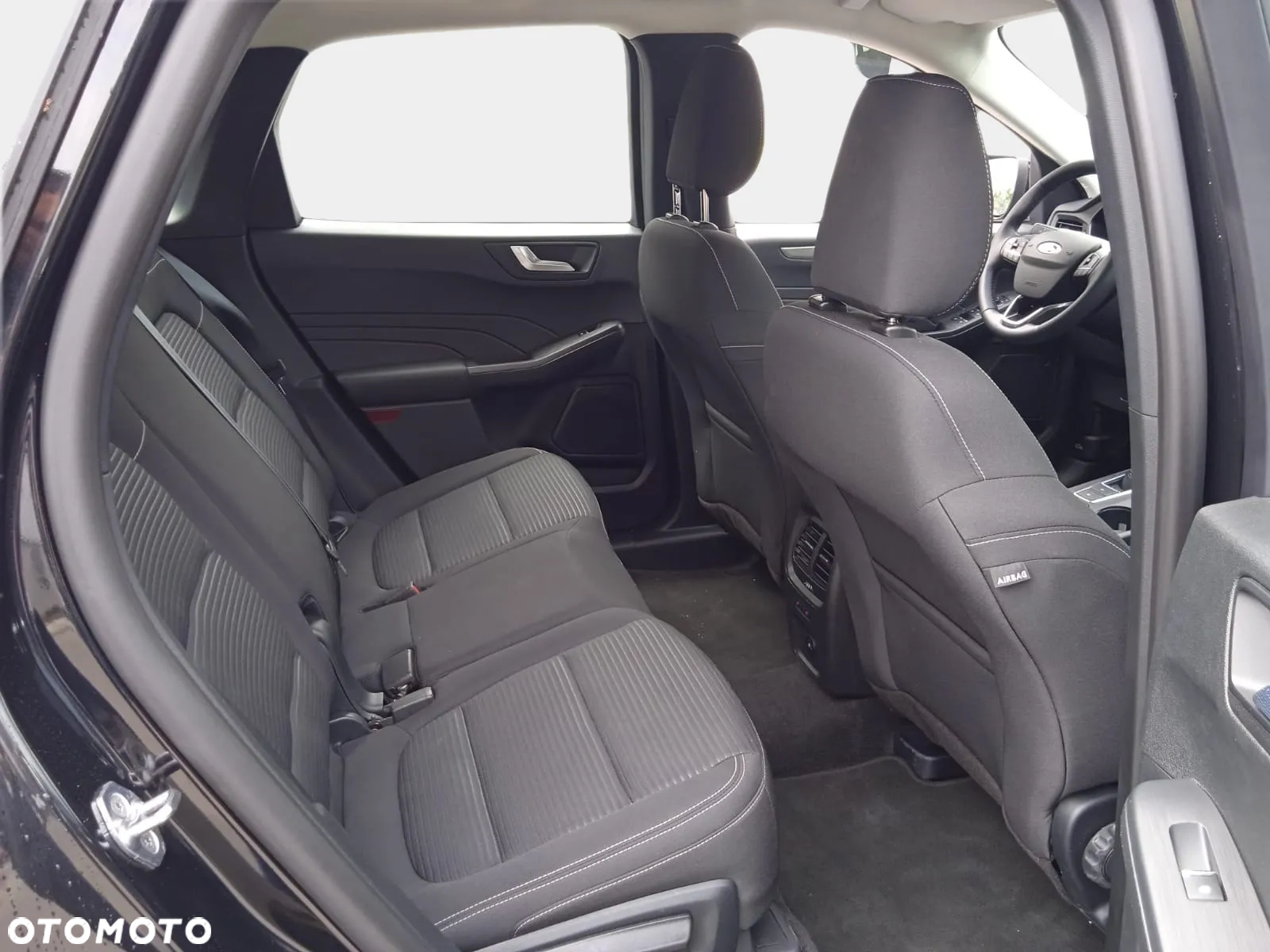 Ford Kuga 2.5 FHEV FWD Titanium - 33