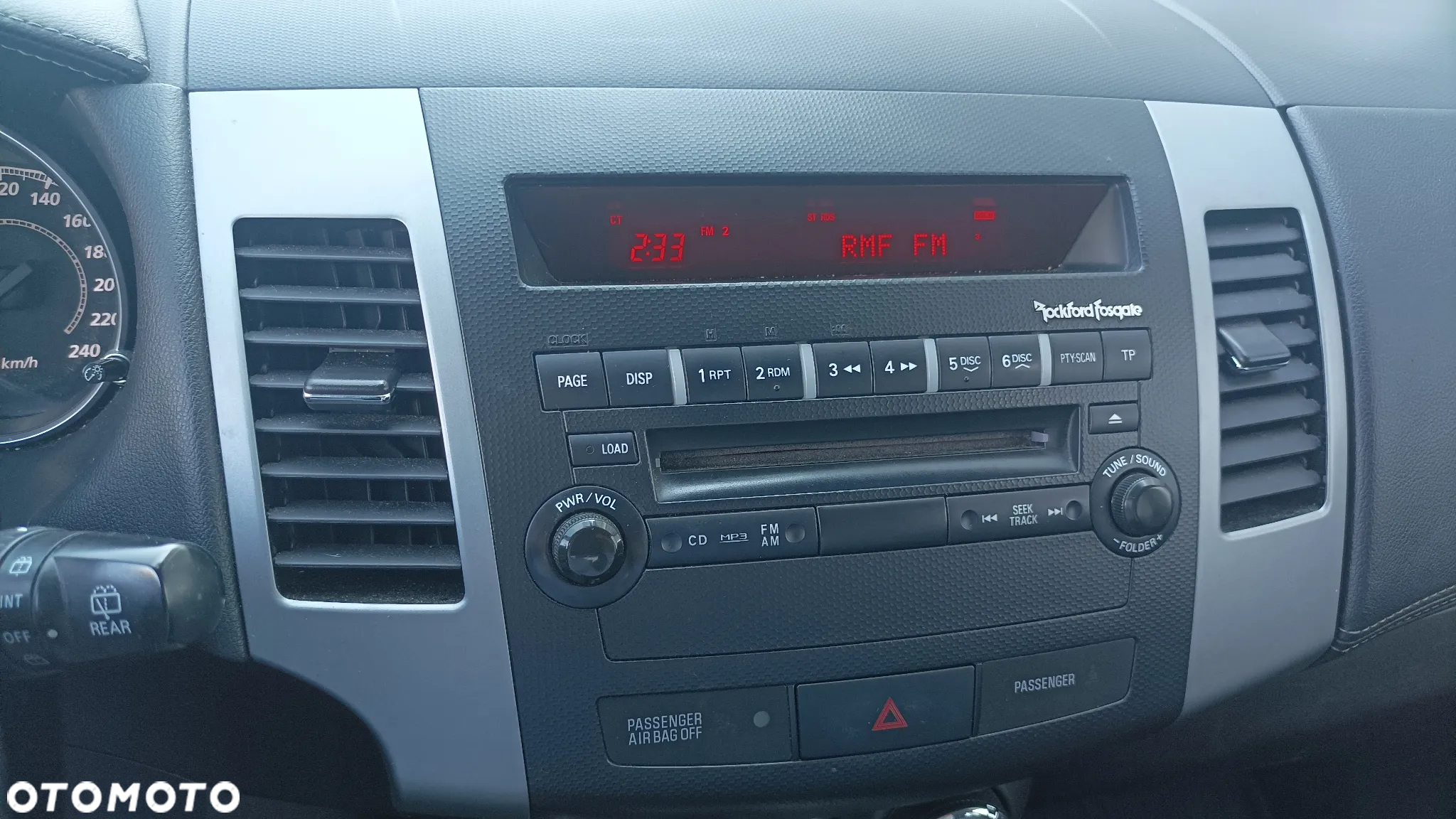 Mitsubishi Outlander 2.4 Intense + CVT - 18