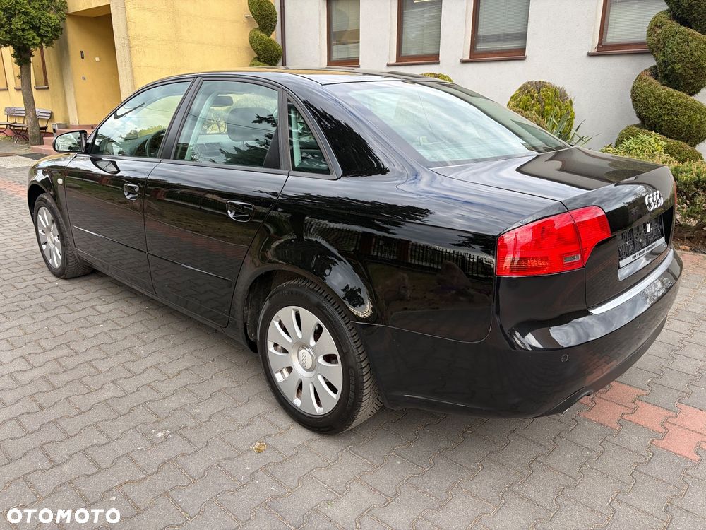 Audi A4 Limousine - 6