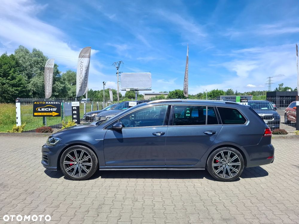 Volkswagen Golf - 8