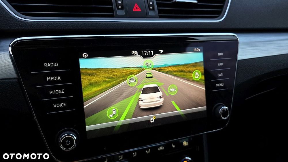 Skoda Superb 2.0 TSI Style DSG - 32