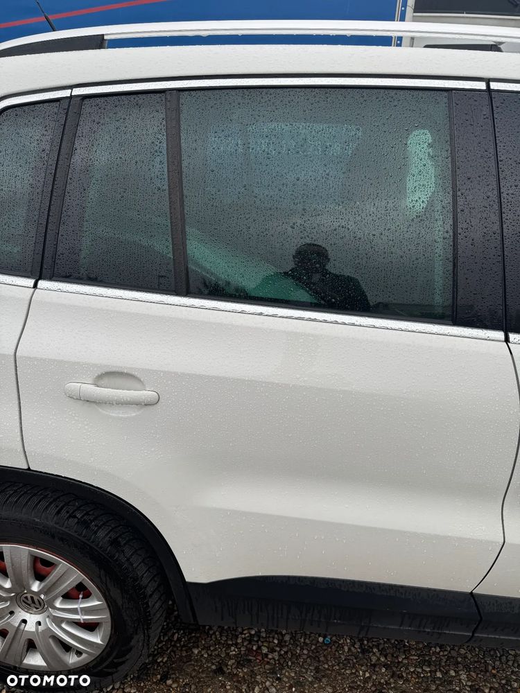 VW Tiguan 2,0 TDI 4Motion 7-16r Drzwi tył prawe Lub Lewe LB9A - 2