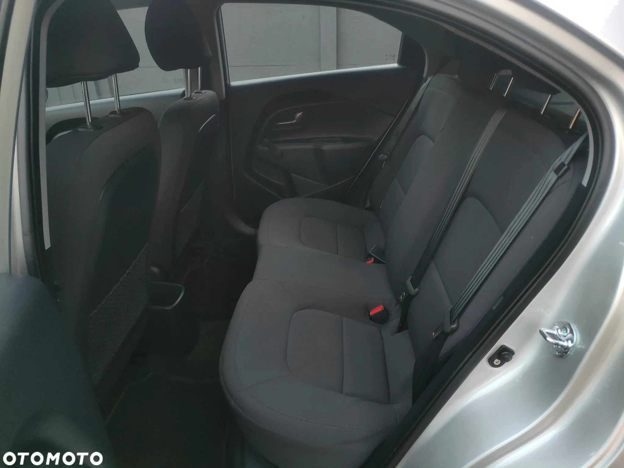 Kia Rio 1.2 Attract - 24